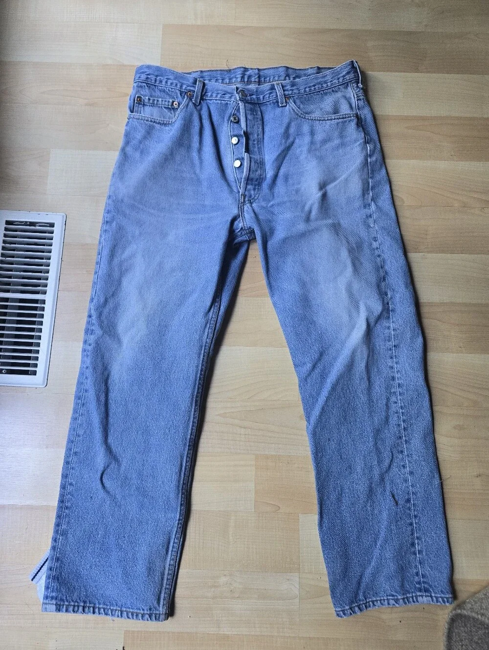 Vintage Levi's Men's Light Blue Straight Leg Jeans - Levi 501 Made In USA  40X32